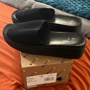 Mix No. 6 Black Ribbed Knit Platform Slides